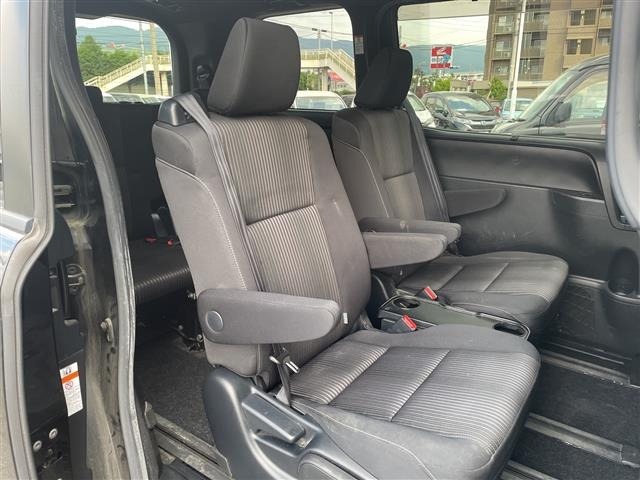 Toyota NOAH 2017 7206118-9