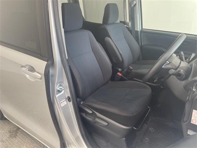 Toyota NOAH 2021 7206121-2