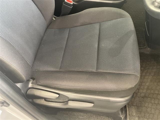 Toyota NOAH 2021 7206121-6