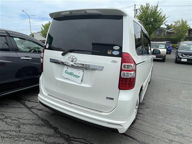Toyota NOAH 2011 7206128-1