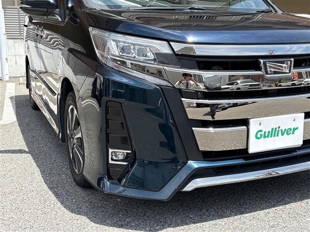 Toyota NOAH 2019 7206132-7