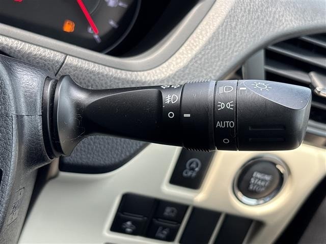 Toyota NOAH 2018 7206138-10
