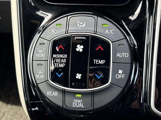 Toyota NOAH 2018 7206138-22