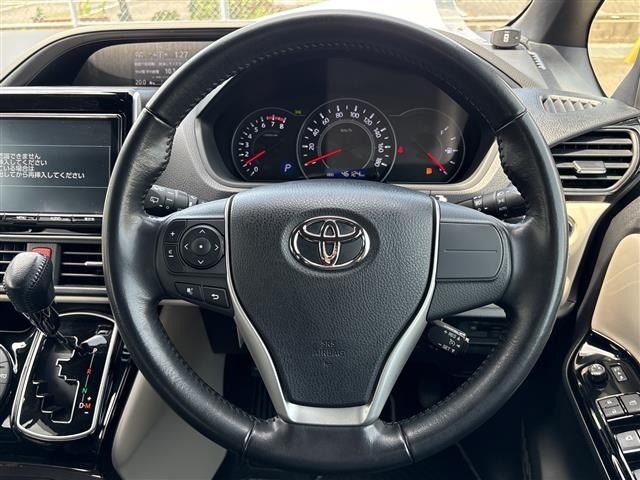Toyota NOAH 2018 7206138-5
