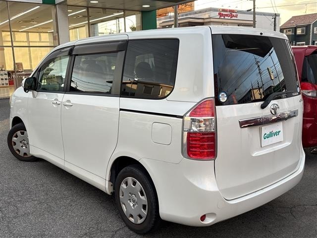 Toyota NOAH 2007 7206178-1