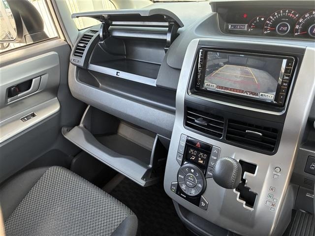 Toyota NOAH 2009 7206181-10