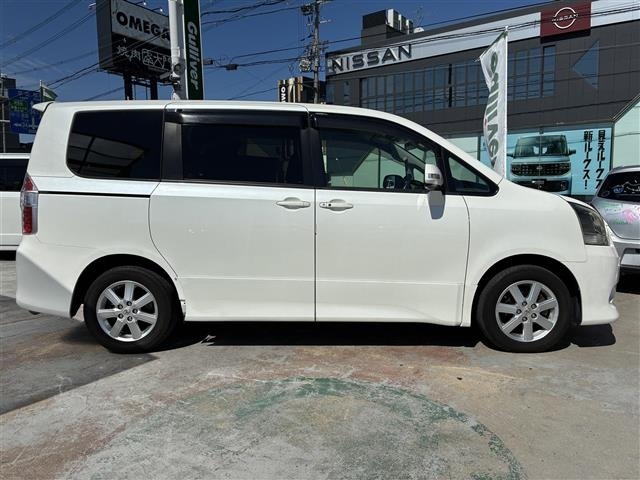 Toyota NOAH 2009 7206181-17