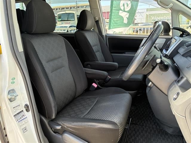 Toyota NOAH 2009 7206181-21
