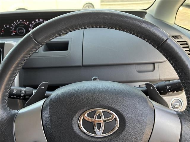 Toyota NOAH 2009 7206181-22