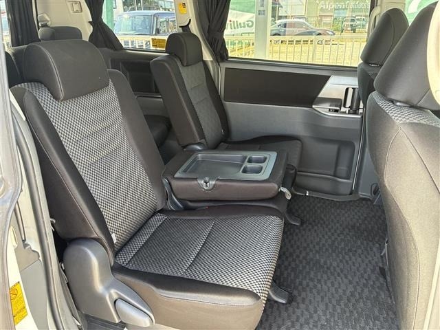 Toyota NOAH 2009 7206181-3