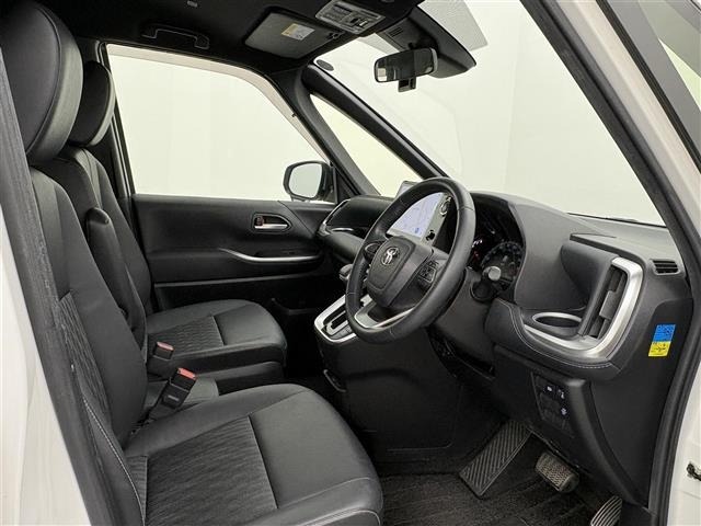 Toyota NOAH 2022 7206182-2