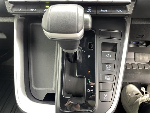 Toyota NOAH 2023 7206201-12