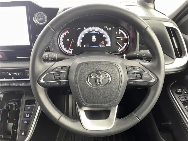Toyota NOAH 2023 7206201-15