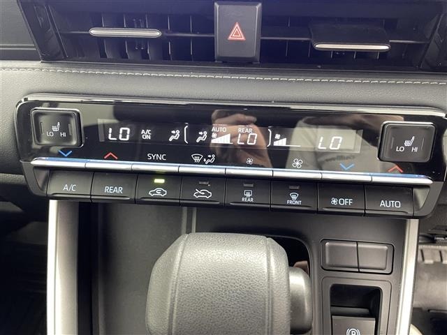 Toyota NOAH 2023 7206201-20
