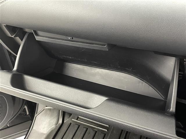 Toyota NOAH 2023 7206201-4