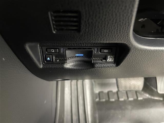 Toyota NOAH 2023 7206201-5