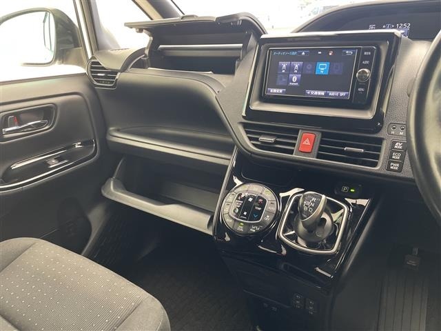 Toyota NOAH 2017 7206204-10