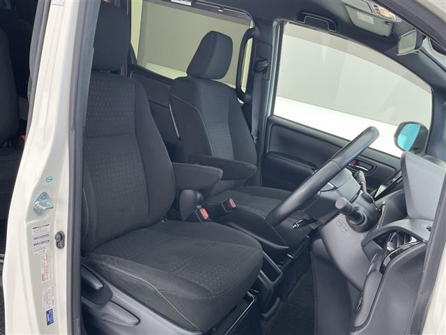 Toyota NOAH 2017 7206204-2