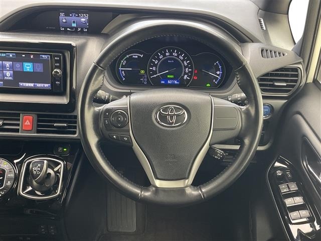 Toyota NOAH 2017 7206204-22