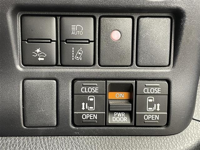 Toyota NOAH 2021 7206230-3
