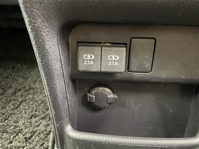 Toyota NOAH 2021 7206230-6