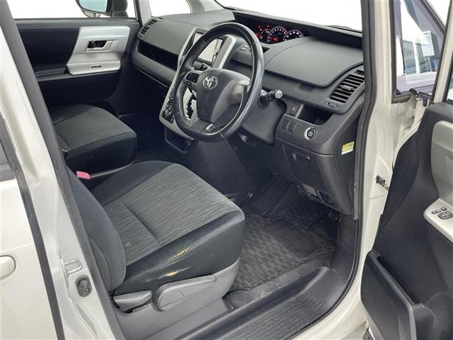 Toyota NOAH 2011 7206242-2
