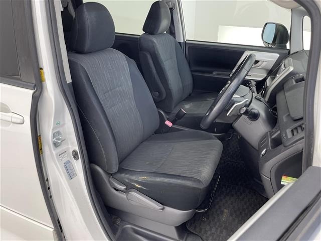 Toyota NOAH 2011 7206242-4