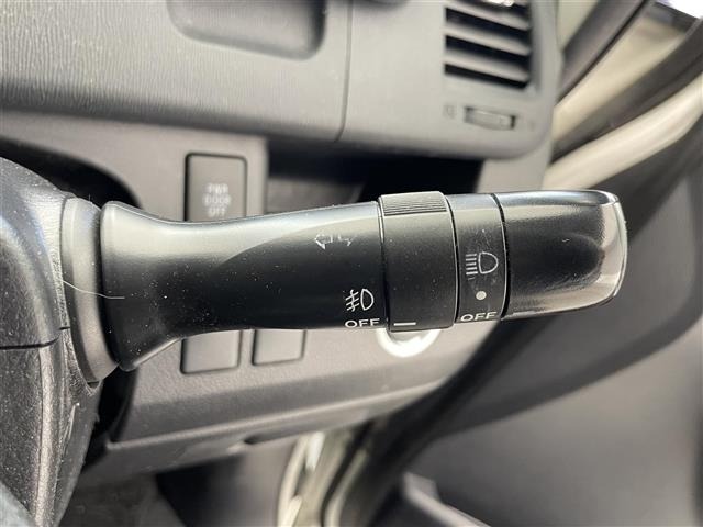 Toyota NOAH 2011 7206242-7