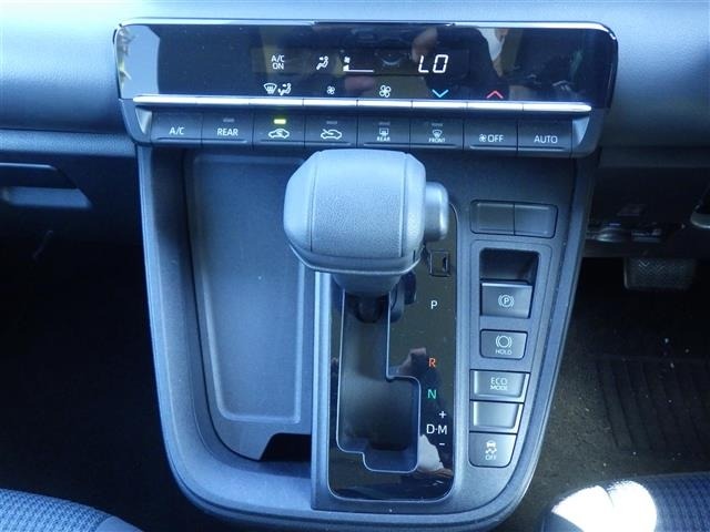 Toyota NOAH 2023 7206243-10