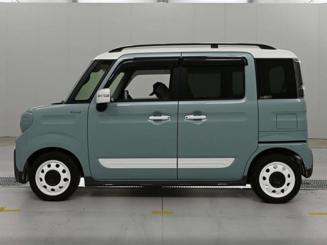 Suzuki SPACIA 2023 7204317-4