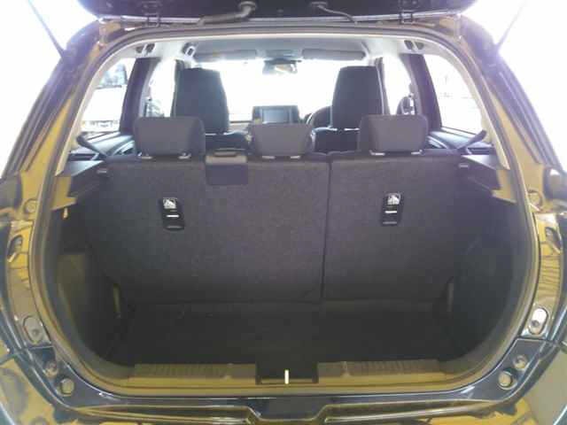 Suzuki SWIFT 2024 7202816-10