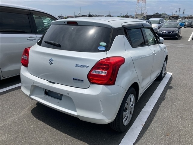 Suzuki SWIFT 2021 7202850-9
