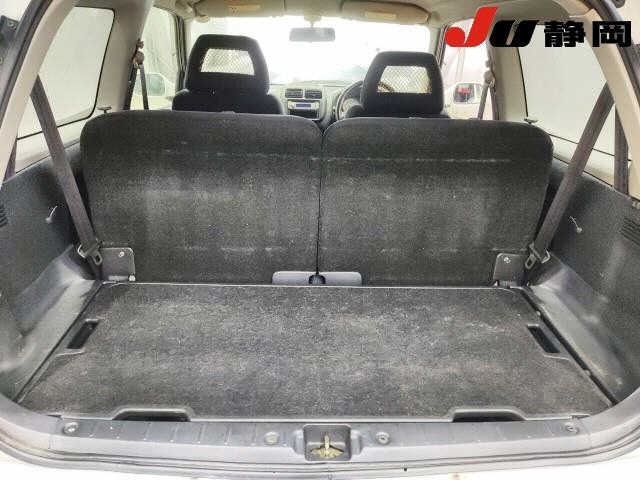 Suzuki SWIFT 2004 7202851-9