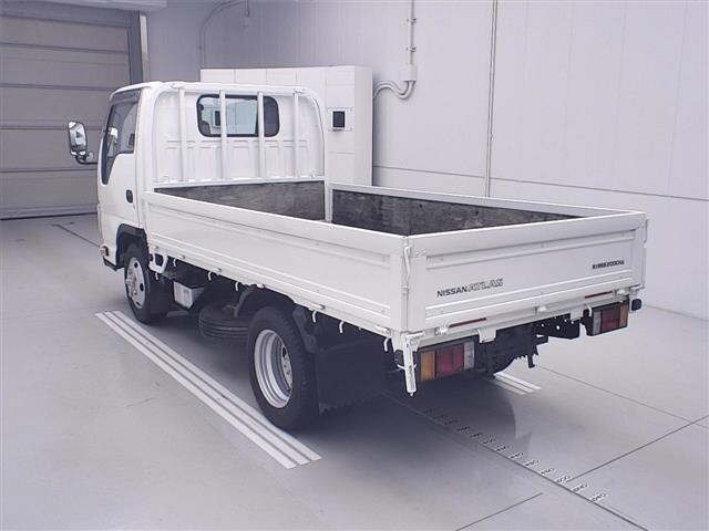 Nissan ATLAS 2012 7233557-1