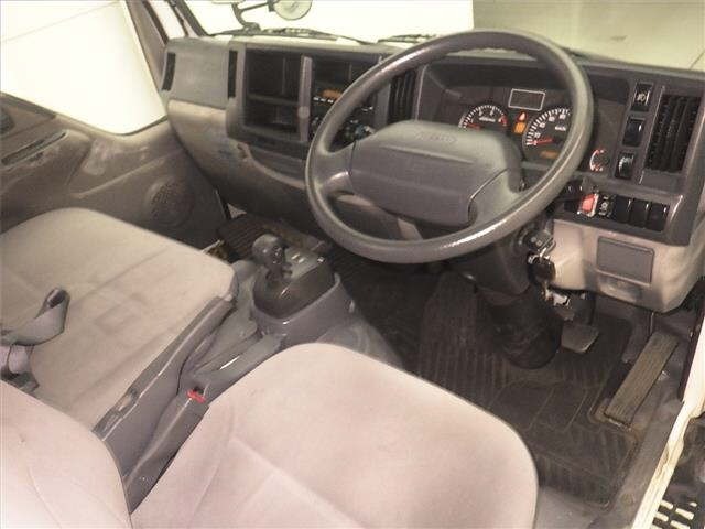 Nissan ATLAS 2012 7233557-3
