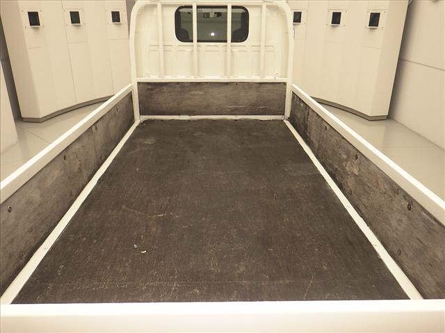 Nissan ATLAS 2012 7233557-7