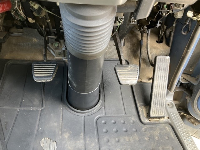Nissan ATLAS 1998 7233589-4