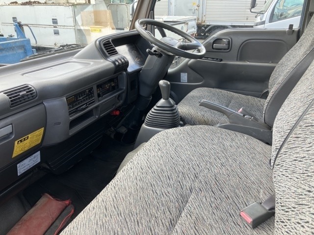 Nissan ATLAS 1998 7233589-5