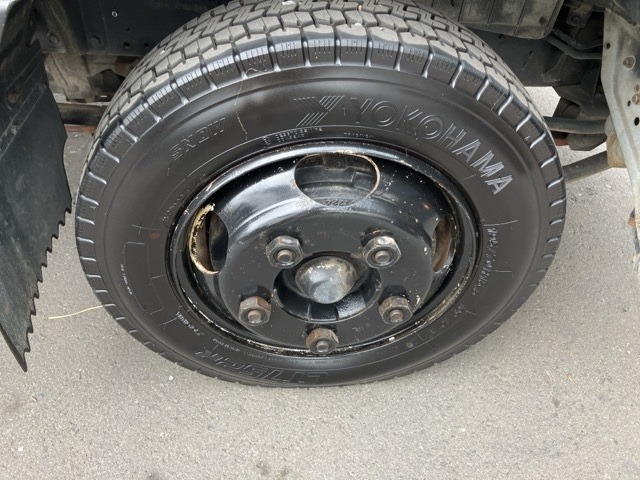 Nissan ATLAS 1998 7233589-9