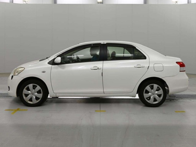 Toyota BELTA 2008 7236263-4