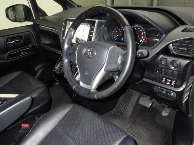 Toyota ESQUIRE 2018 7229444-3