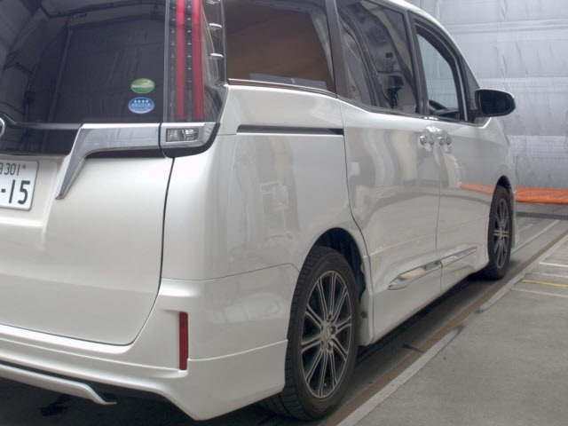 Toyota ESQUIRE 2018 7229444-5