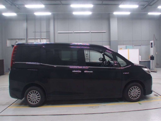 Toyota ESQUIRE 2017 7229475-3