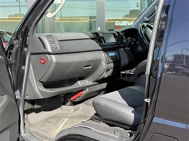Toyota HIACE VAN 2015 7231081-9