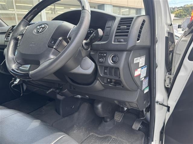 Toyota HIACE VAN 2019 7231082-4