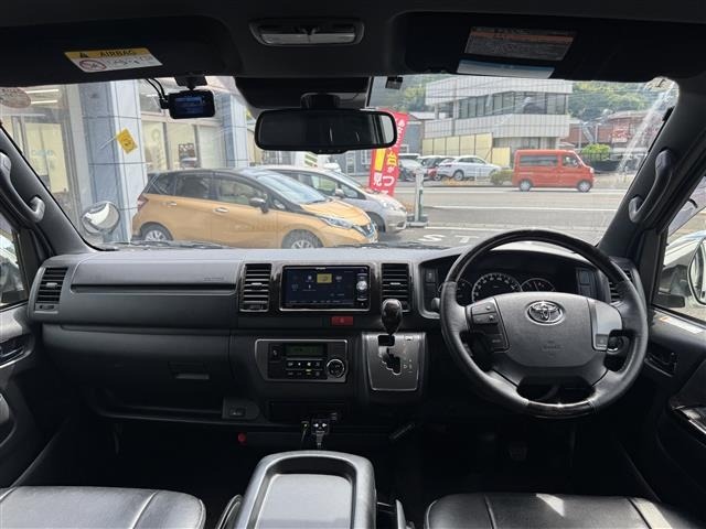 Toyota HIACE VAN 2019 7231082-5