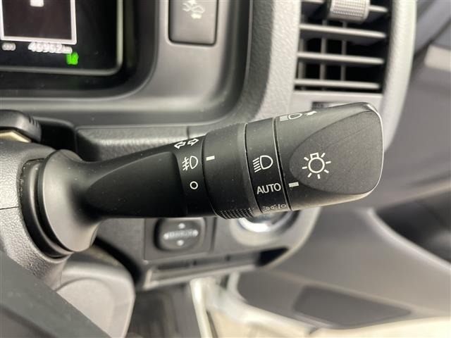 Toyota HIACE VAN 2022 7231089-18