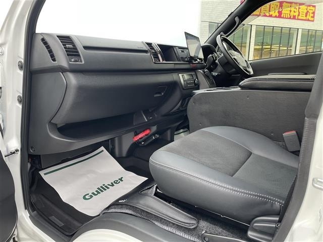 Toyota HIACE VAN 2024 7231103-2