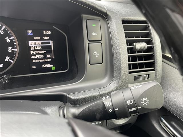 Toyota HIACE VAN 2024 7231103-5