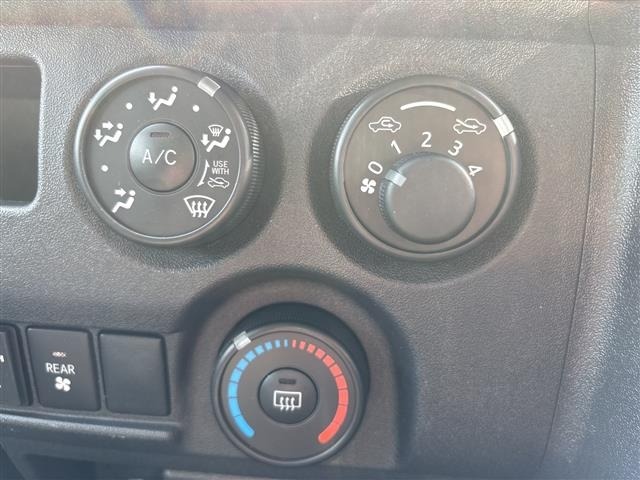 Toyota HIACE VAN 2025 7231112-3